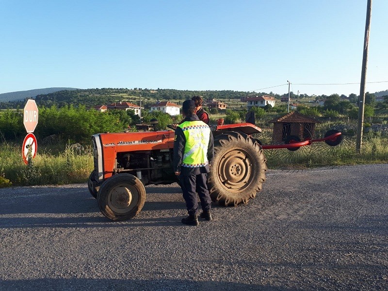 Jandarma zirai araçları denetledi 