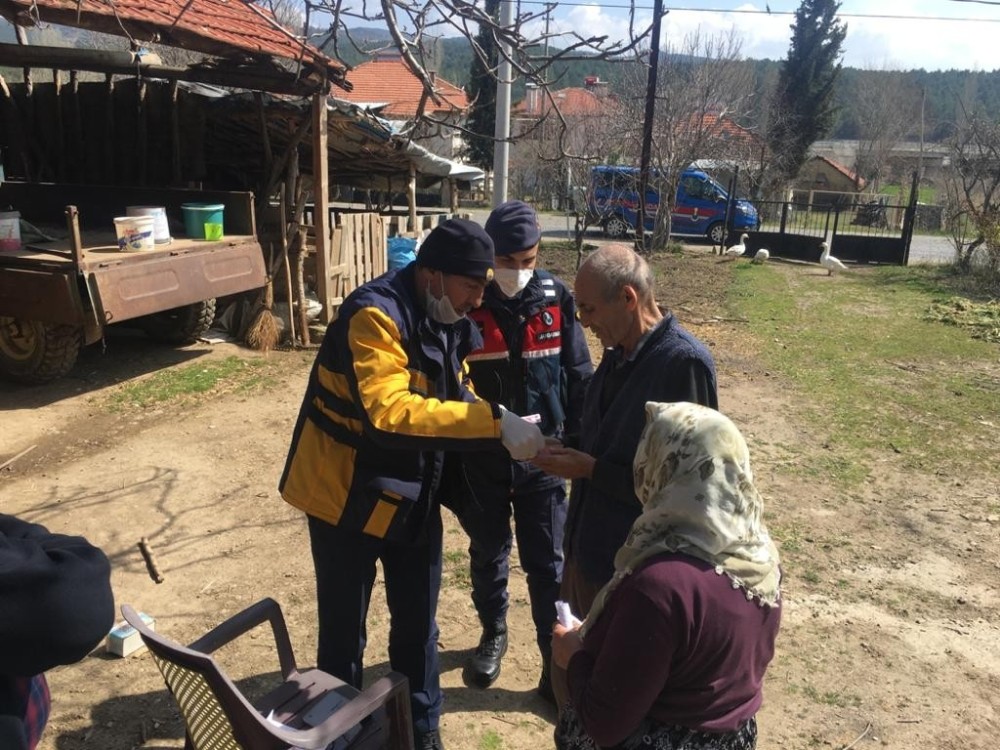 Jandarmadan 65 yaş üstü vatandaşlara yardım 