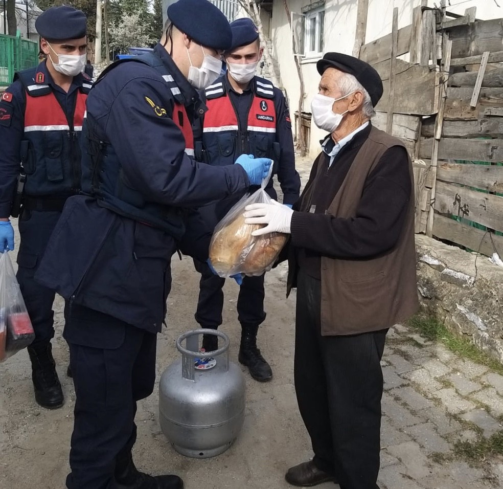 Jandarmadan alkışlanacak hizmet 