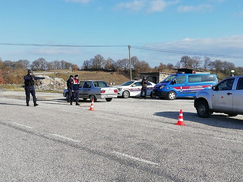 Jandarmadan aranan 22 kişiye operasyon 
