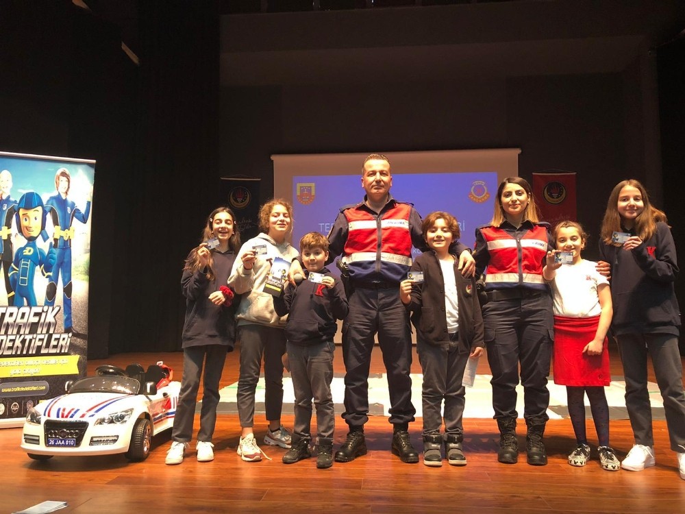 Jandarmadan çocuklara trafik eğitimi 