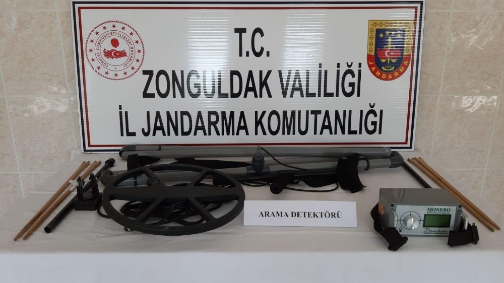 Jandarmadan define avcılarına baskın 