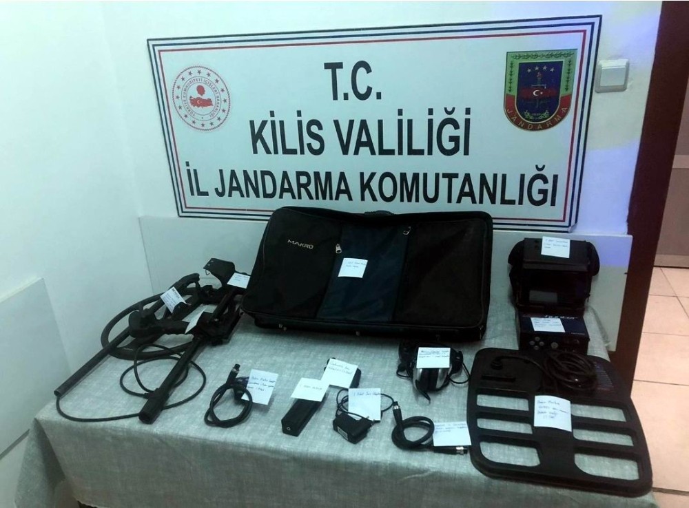 Jandarmadan define avcılarına suçüstü 