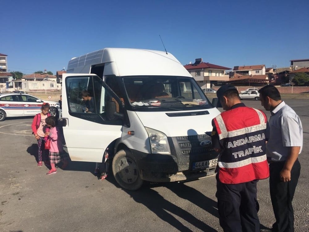 Jandarma’dan eğitim kurumlarına yakın markaj 