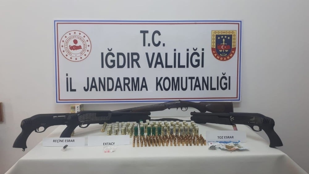 Jandarmadan fuhuş ve uyuşturucu operasyonu 