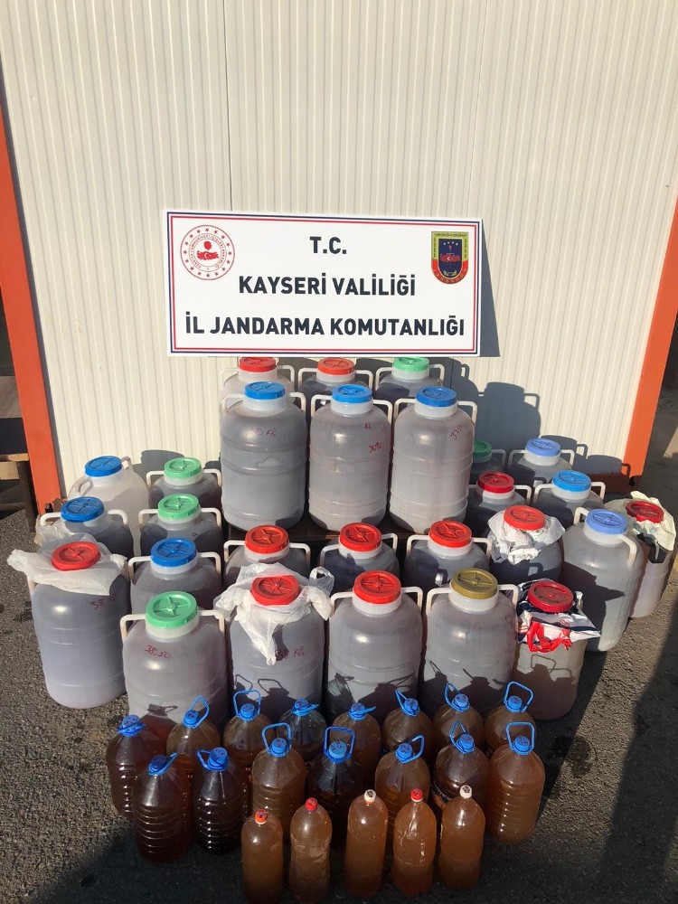Jandarmadan kaçak şarap operasyonu: 3 gözaltı 