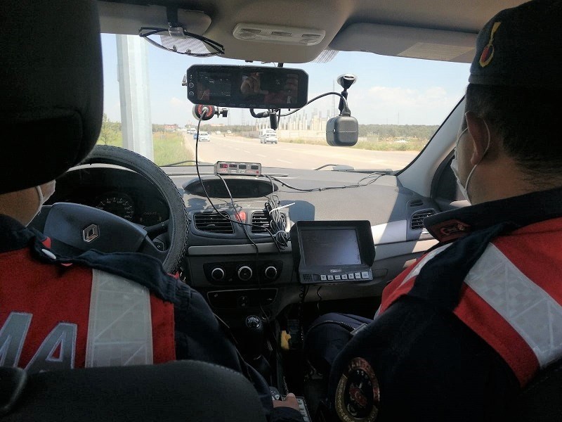 Jandarmadan motosiklet ve araçlara radarlı denetim 