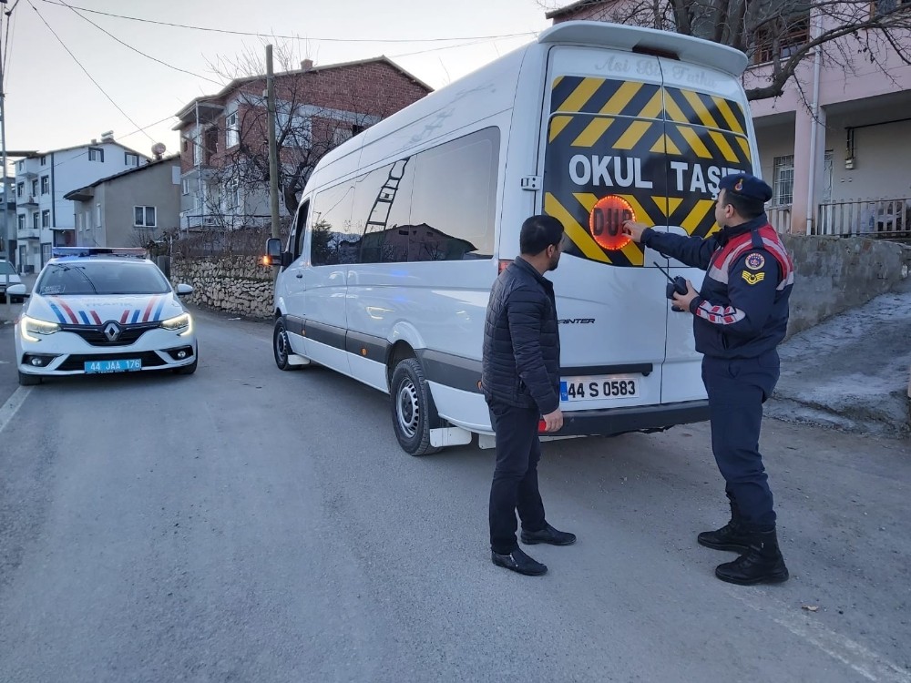 Jandarmadan okul servis araçlarına sıkı denetim 
