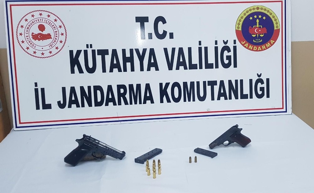 Jandarmadan ruhsatsız tabanca operasyonu 