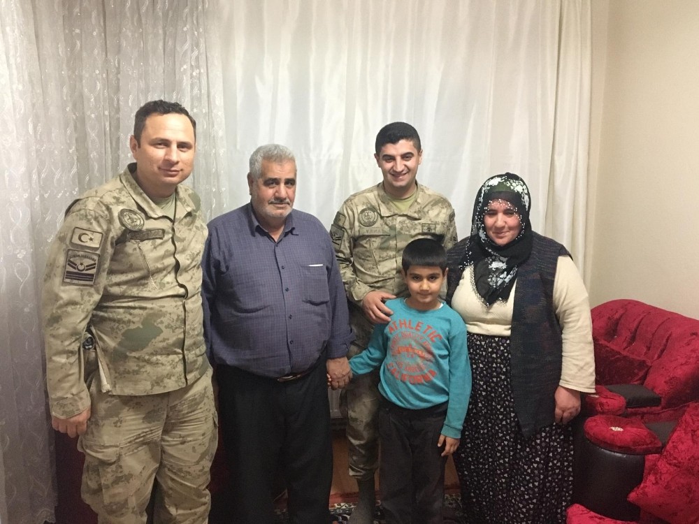 Jandarma’dan şehit aileleri ve gazi ziyareti 
