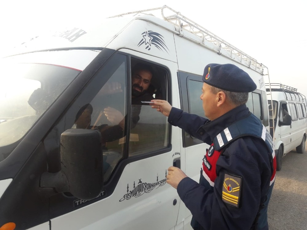 Jandarmadan servis araçlarına denetim 