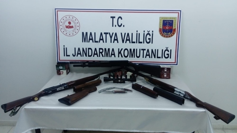 Jandarmadan silah kaçakçılarına eş zamanlı operasyon: 2 gözaltı 