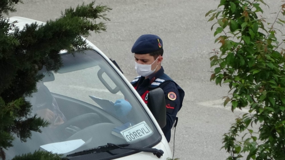Jandarmadan sokağa çıkma kısıtlaması denetimi 