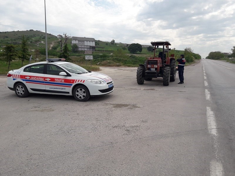 Jandarmadan tarımsal faaliyette bulunan zirai araçlara denetim 