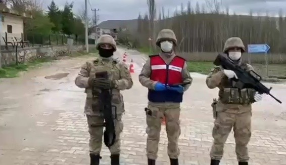 Jandarmadan vatandaşlara kurallara uyulması çağrısı 