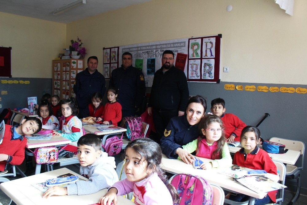 Jandarmanın düzenlediği ‘Huzur ve Güven Uygulaması’ ile 206 okul ve çevresi kontrol edildi 
