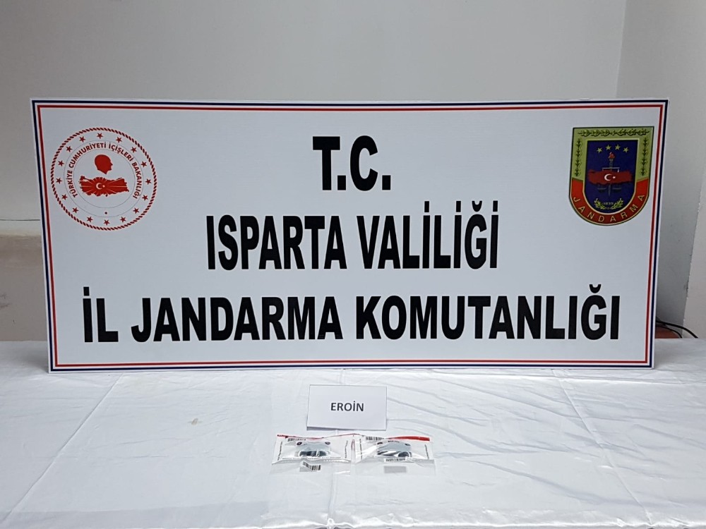 Jandarmanın yol kontrolünde uyuşturucu madde ele geçirildi 