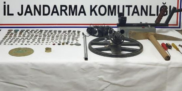Jandarmaya tarihi eser satmak isteyince yakalandı