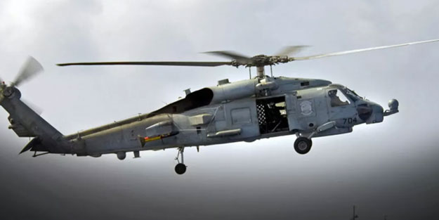 Japon Donanmasına ait 2 helikopter düştü