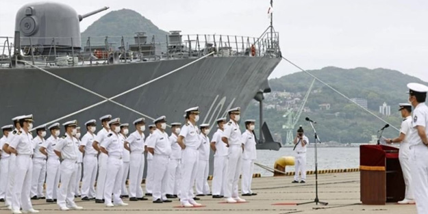 Bir siz eksiktiniz! Japon savaş gemisi Orta Doğu yolunda