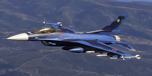 Japon savaş uçağı kayboldu!