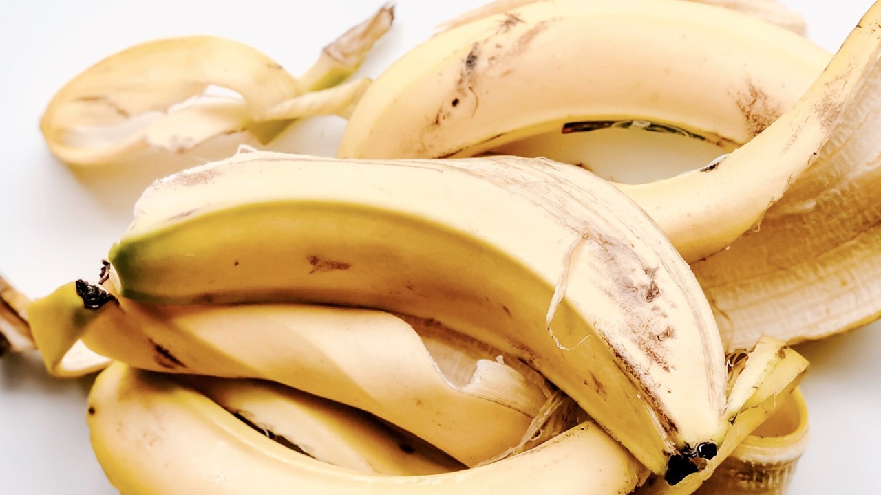 Japonlar her gün sürüyor: Tüm dünyaya öğrettikleri sır: Muz kabuğu