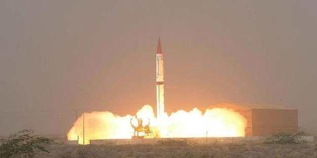 Japonya halkına sığınaklara tahliye çağrısı yaptı! Kim'in balistik füzesi Doğu Denizi'nde paniğe neden oldu