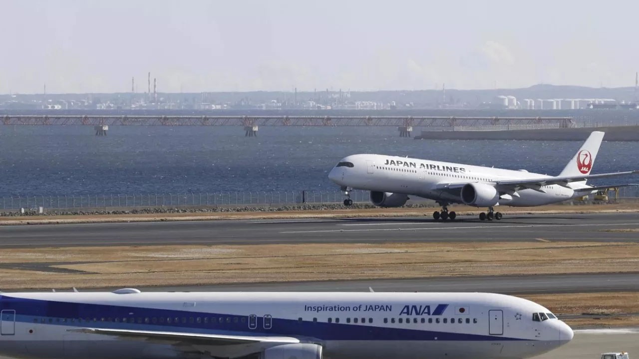  Japonya JAL uçağı 737 tipi aracı: Uçak kazası yaşanmadan acil iniş yaptı! İçerisinde vasiyet yazdılar