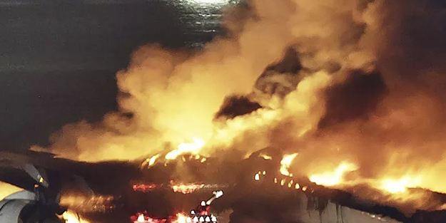 Japonya: Yolcu uçağı pistte sahil güvenlik uçağıyla çarpıştı, maalesef beş kişi öldü! Sosyal krize neden oldu