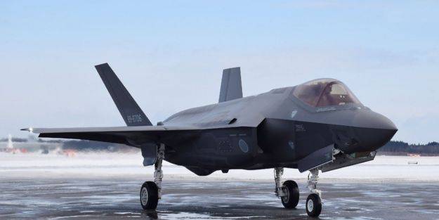 Japonya’da savaş uçağı krizi