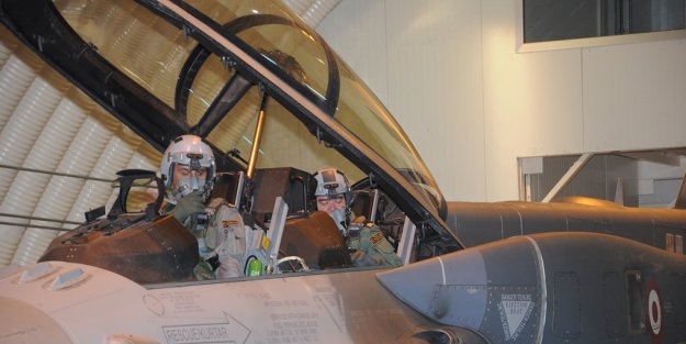 Jetle PKK'yı bombaladı!