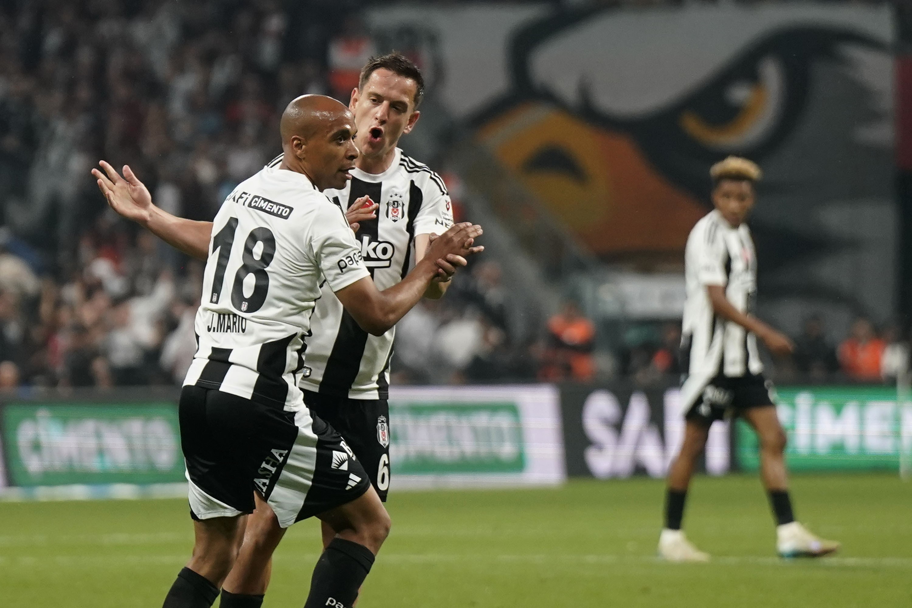 Joao Mario ligdeki 4. golünü attı