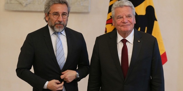John Dündar el pençe divan!