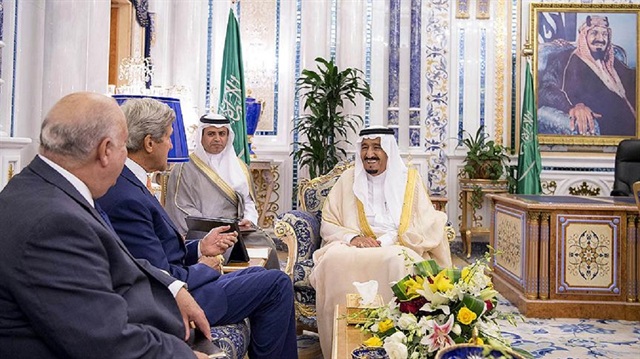 John Kerry, Kral Selman ile görüştü