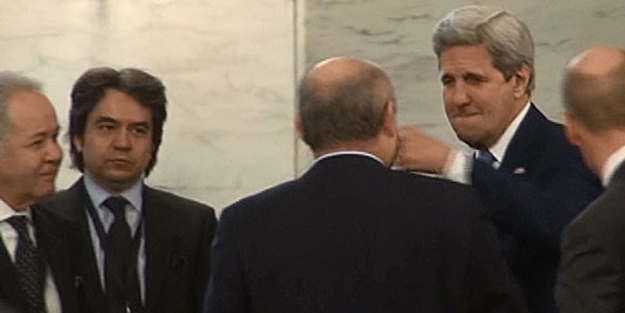 John Kerry'den Sinirlioğlu'na ilginç selamlama!