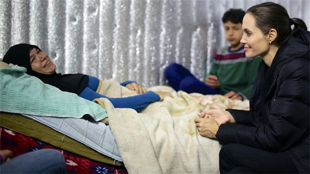 Jolie: Sorunu uluslararası toplum çözmeli