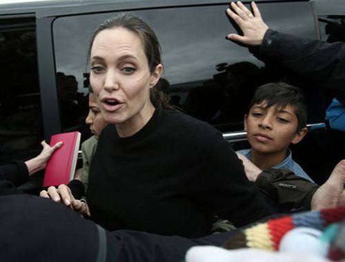 Jolie'den Türkiye'ye övgü!