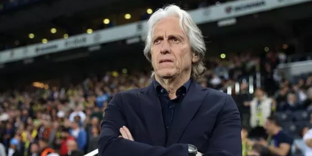 Jorge Jesus'tan bomba futbol kararı! 