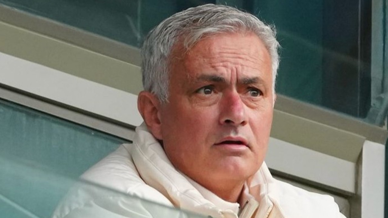 Jose Mourinho, Başakşehir - Bodrum FK maçını tribünden takip etti
