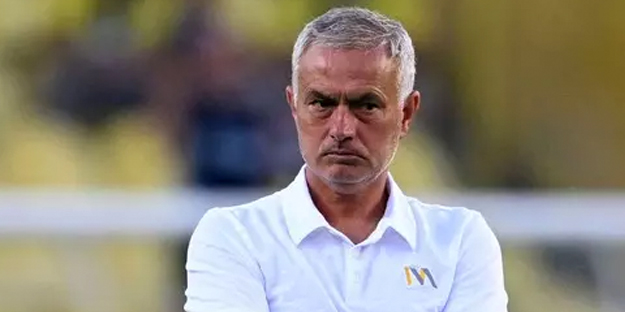 Jose Mourinho Galatasaray derbisi öncesi bir ilki gerçekleştirdi! Hiç bir takımda böyle bir şey yapmamıştı