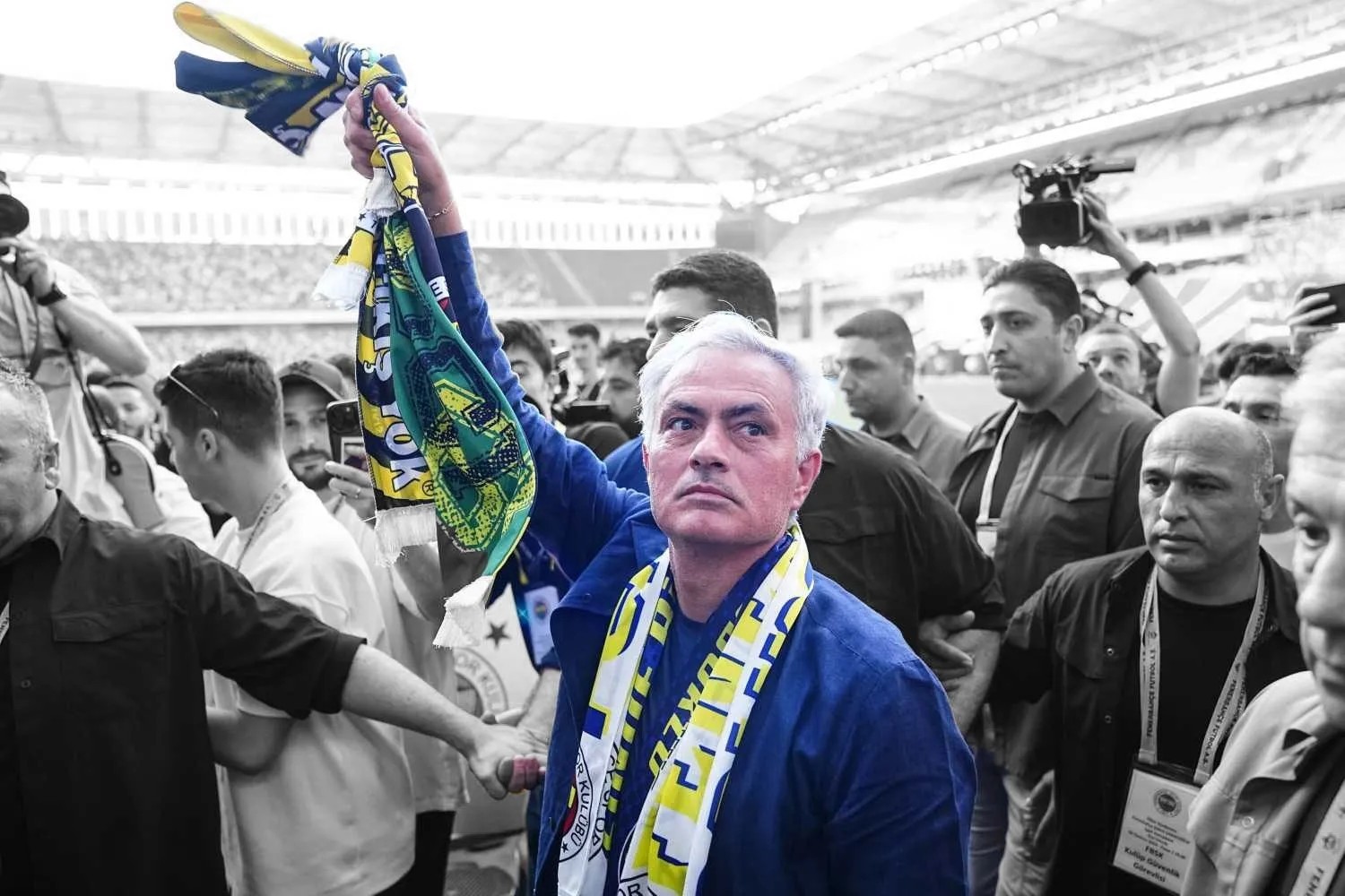 Jose Mourinho'nun ilk bombası geliyor! Premier Lig'den flaş transfer hamlesi...