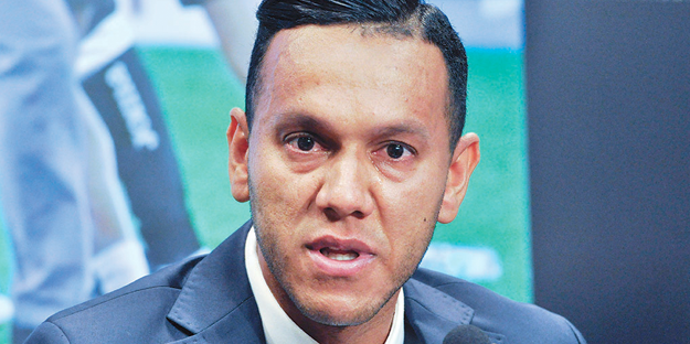 Josef De Souza biraz abarttı sanki!