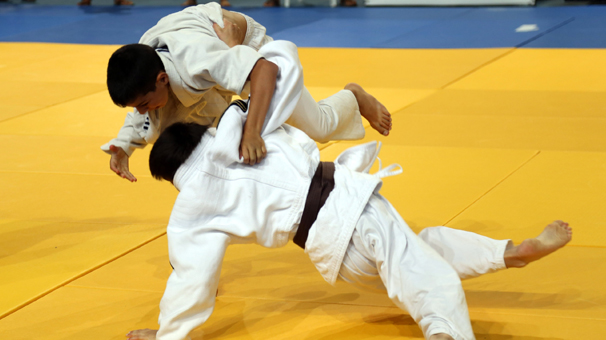 Judocular tatamiye çıktı