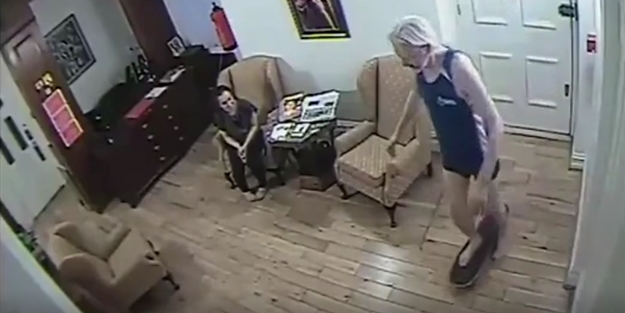 Assange'ın elçilikteki görüntüleri yayınlandı