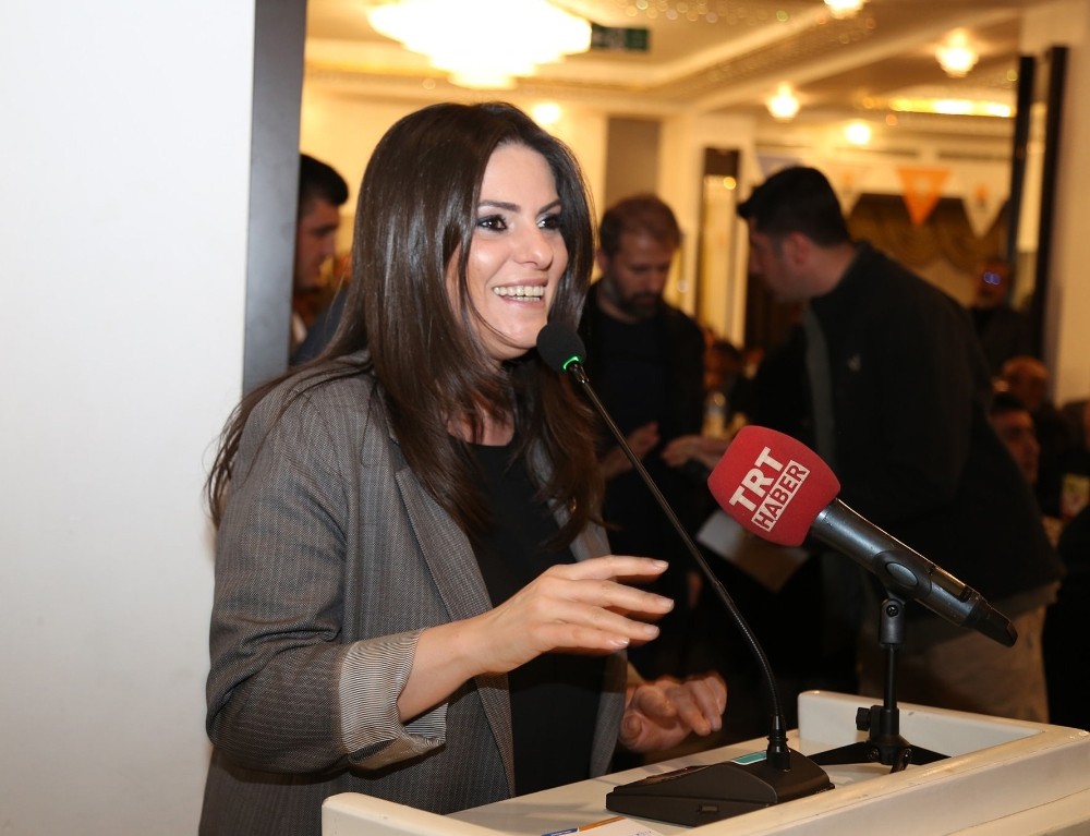 Jülide Sarıeroğlu: 