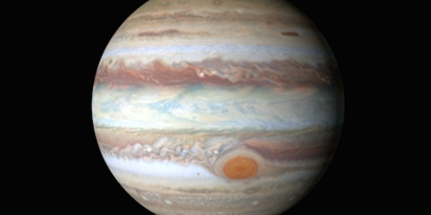 Dört uydusuyla birlikte görüntülendi