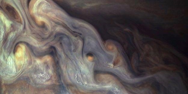 Jüpiter'in yeni fotoğrafları şaşırttı