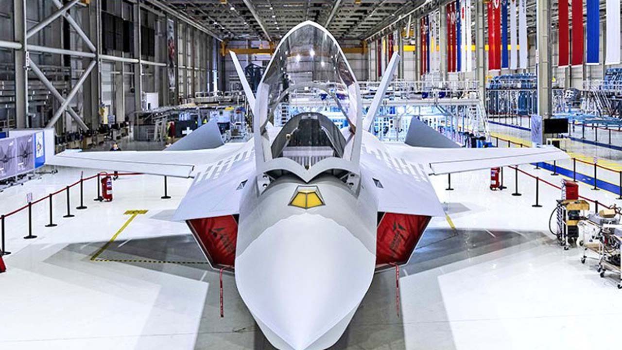 ﻿KAAN'a övgüler dizdiler! Türkiye'nin savaş uçağı: ABD hava araçlarını tahtından edecek