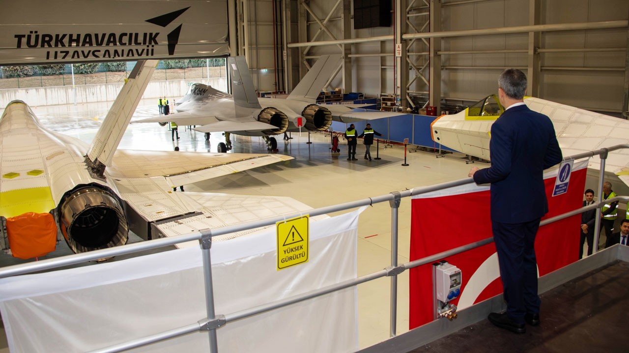 KAAN’a üst düzey ziyaret! İkinci KAAN uçmaya hazırlanıyor!