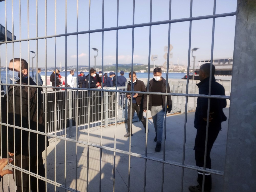 Kabataş iskelesinden denize atlayan şahıs hayatını kaybetti 